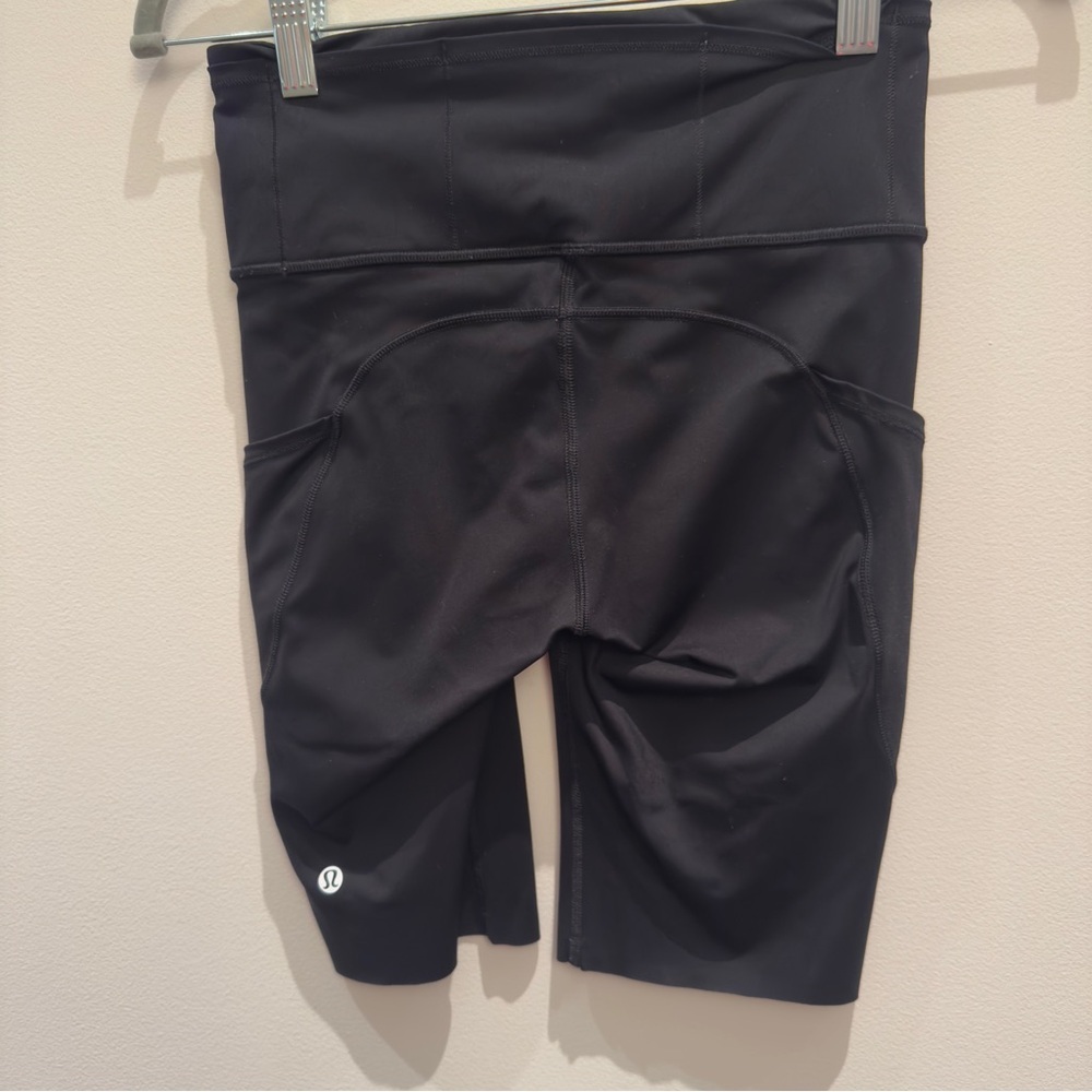Lululemon - Women's Black Fast & Free  Biker Shorts Size 4 - Picture 2 of 6